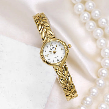 TrenLux Wear Women's Elegant Oval Stylish Alloy Bracelet Adjustable Clasp Quartz Watch