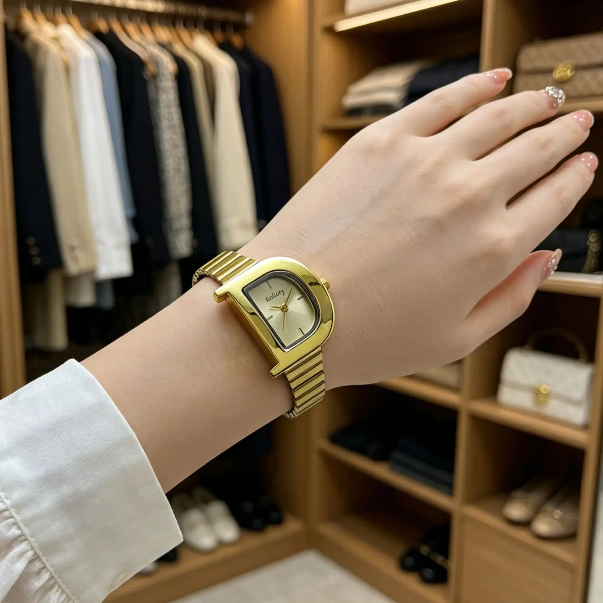 TrenLux Wear Women's Vintage D-Shaped Bamboo Knot Personalized Quartz Wristwatch