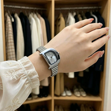 TrenLux Wear Women's Vintage D-Shaped Bamboo Knot Personalized Quartz Wristwatch