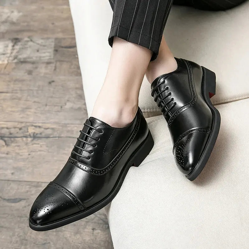 2025 British Style Business Fashionable and Casual Pointed Toe Men's Leather Shoes TrenLux Wear